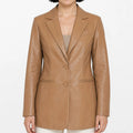 Blazer Vinipiel Para Mujer Mod. T23200 Marca Bobois® Camello Ch Lisa