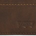 Billetera Bifold Para Hombre Mod.87522-0169 Marca Levi's® Marrón Liso