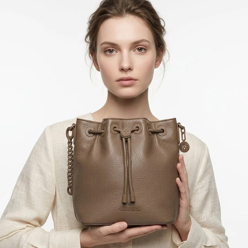 Bolso Bucket Para Mujer Mod. Ji 2816 Marca Jaime Ibiza® Marrón Oscuro Lisa Níquel