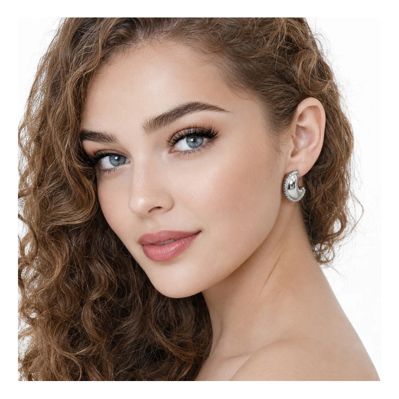 Aretes Arracada Media Luna Chunky Plateada Con Pedrería Plateado