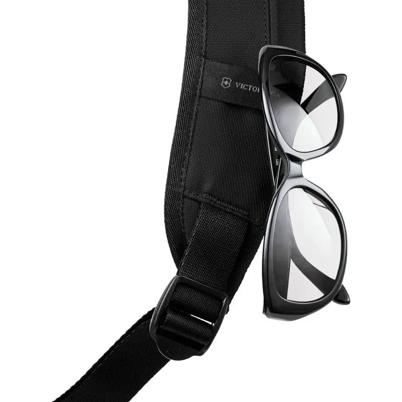 Mochila Altmont Modern City Daypack, Victorinox Color Negro Liso