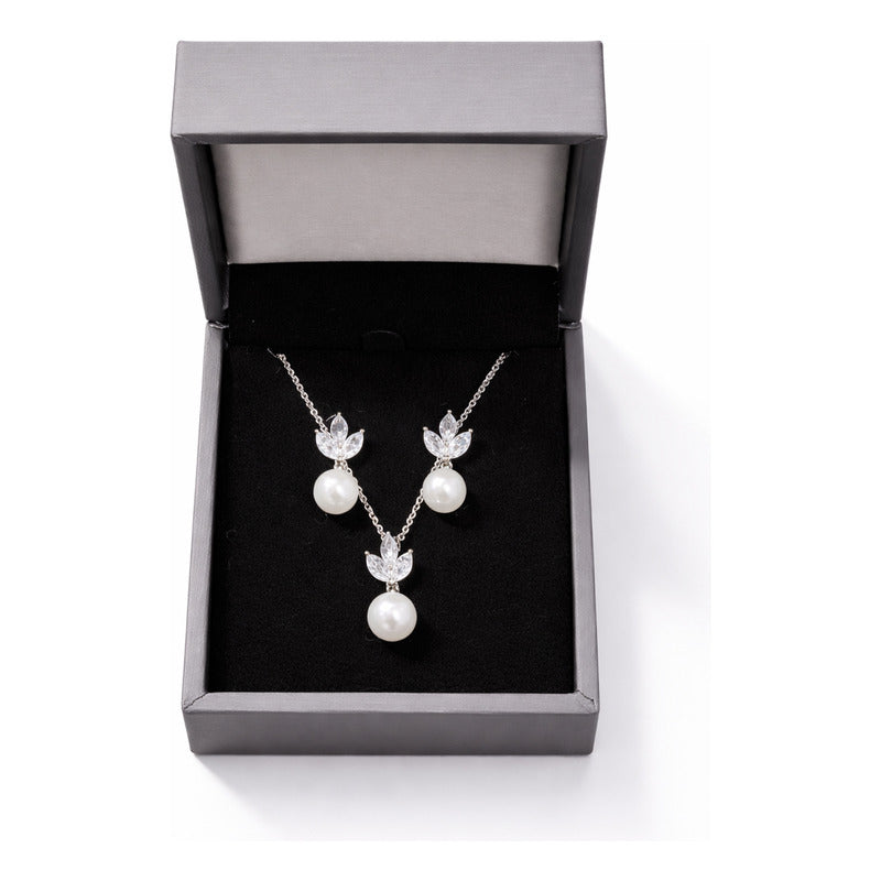 Set Joyería Elegante De Mujer Collar Y Aretes Flor De Perla Plateado