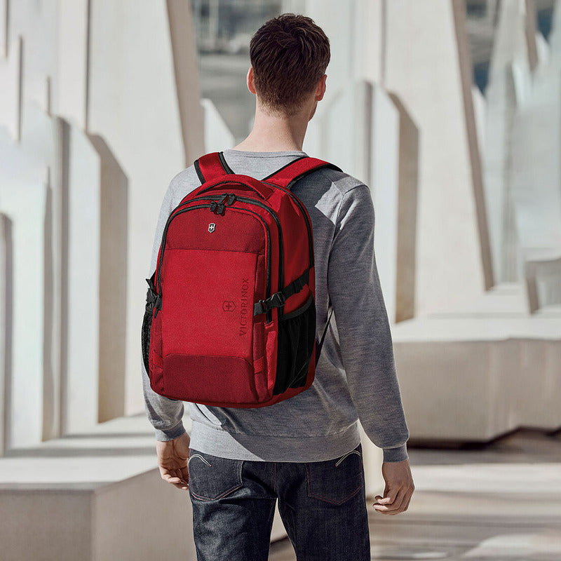 Mochila Mod. Vx611411 Sport Evo Daypack Marca Victorinox® Rojo Liso