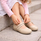 Flats Casuales Para Niñas Mod.45106l Marca Coqueta Y Audaz® Beige Lisa 20 Mx