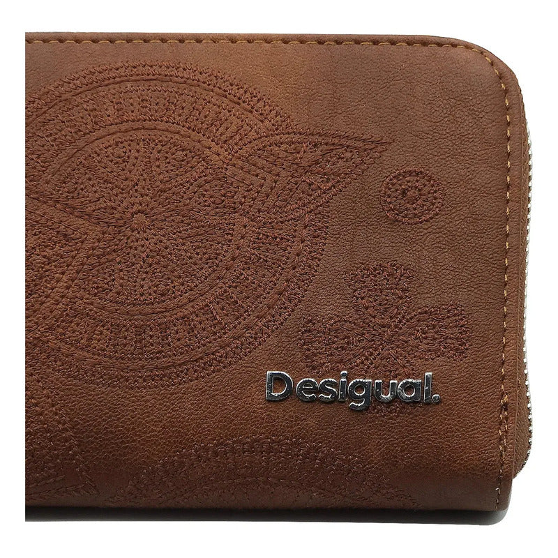 Cartera Para Dama Bordada Mod. 25sapy Marca Desigual® Color Marrón Diseño De La Tela Floreado