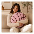 Cojín Decorativo Jacquard Concha 62cm Providencia® Marrón Concha Fresa