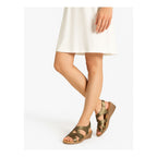 Sandalia Casual Con Tacón Para Dama Mod.123716 Marca Flexi® Dorado Claro Liso 26 Mx