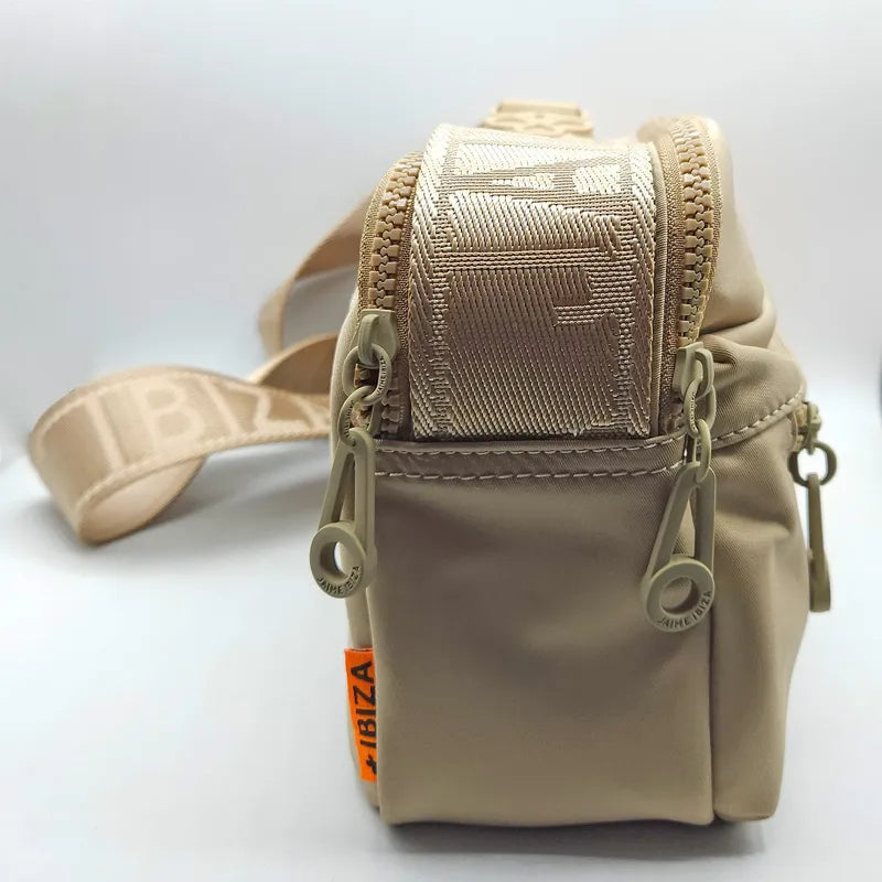 Bolso Crossbody Casual Para Dama M. 2890 Marca Jaime Ibiza® Taupe Lisa