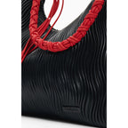 Bolso Mediano Con Relieves Mod. 26saxp54/2000 Desigual® Negro Relieves Níquel Rojo