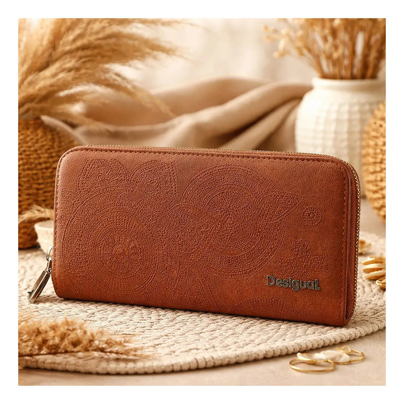 Cartera Para Dama Bordada Mod. 25sapy Marca Desigual® Color Marrón Diseño De La Tela Floreado