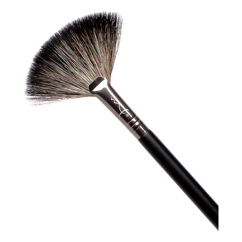 Brocha De Abanico Mediana Mod. Yx1268 Marifer Cosmetics® Negro