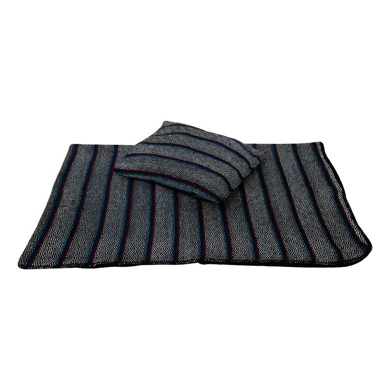Frazada De Viaje Artesanal Con Almohada Set De Descanso