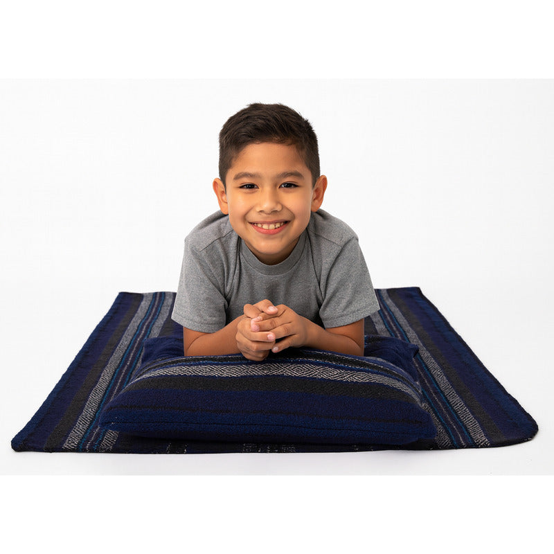 Frazada De Viaje Artesanal Con Almohada Set De Descanso