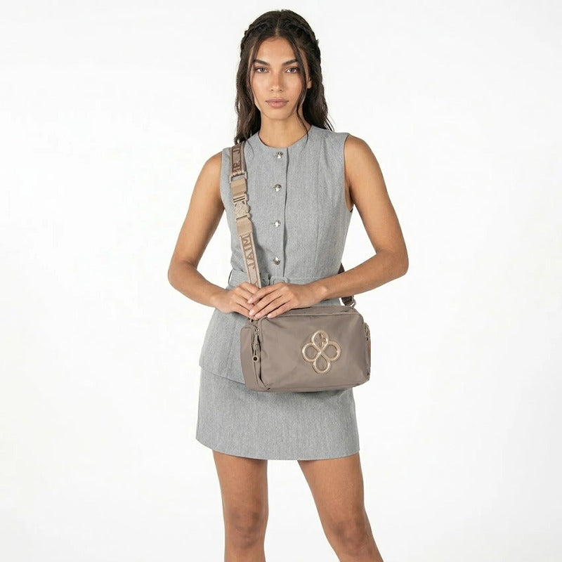 Bolso Crossbody Para Mujer Mod. Ji 2883 Marca Jaime Ibiza® Taupe Lisa Níquel