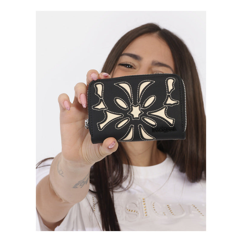 Cartera Con Diseño Floral Mod.24wayp08 Marca Desigual® Negro Floreado