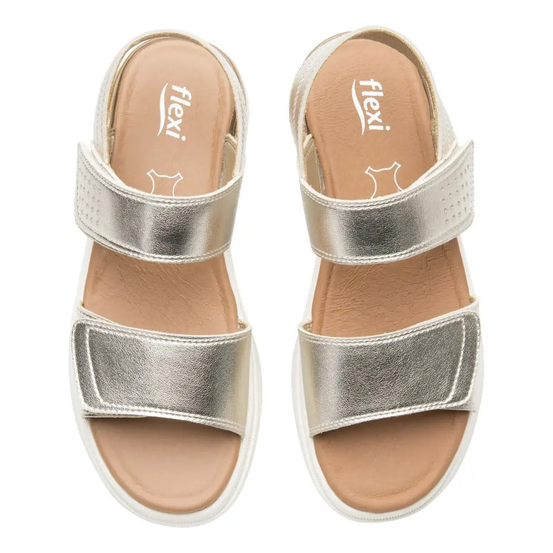 Sandalia Casual Para Mujer Con Cápsula 129401 Marca Flexi® Oro Liso 24.5 Mx