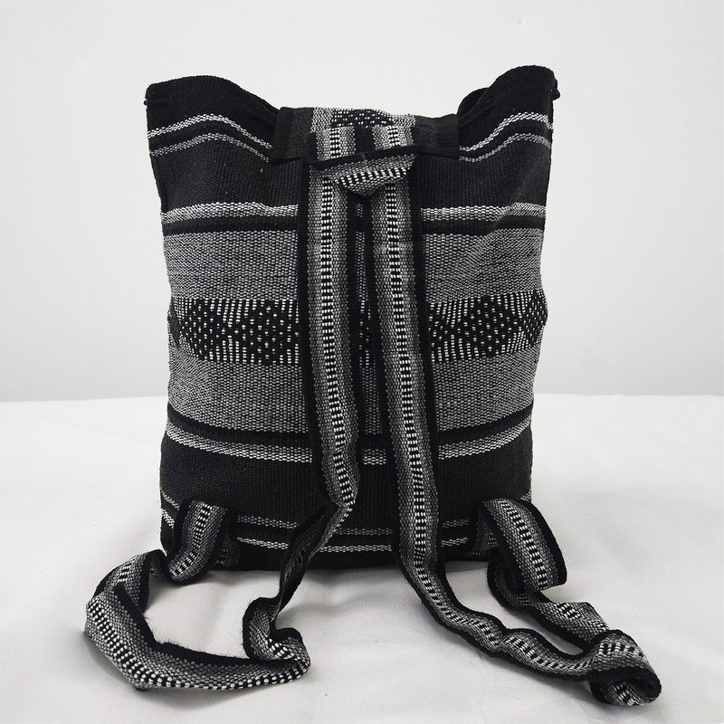 Mochila Artesanal Tejida Tipo Morral Con Bolsillo Frontal 10kg
