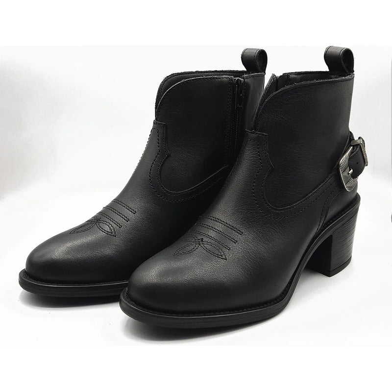 Botín Tacón 5cm Para Dama Mod. L1126163 Marca Levís® Negro Liso 25 Mx